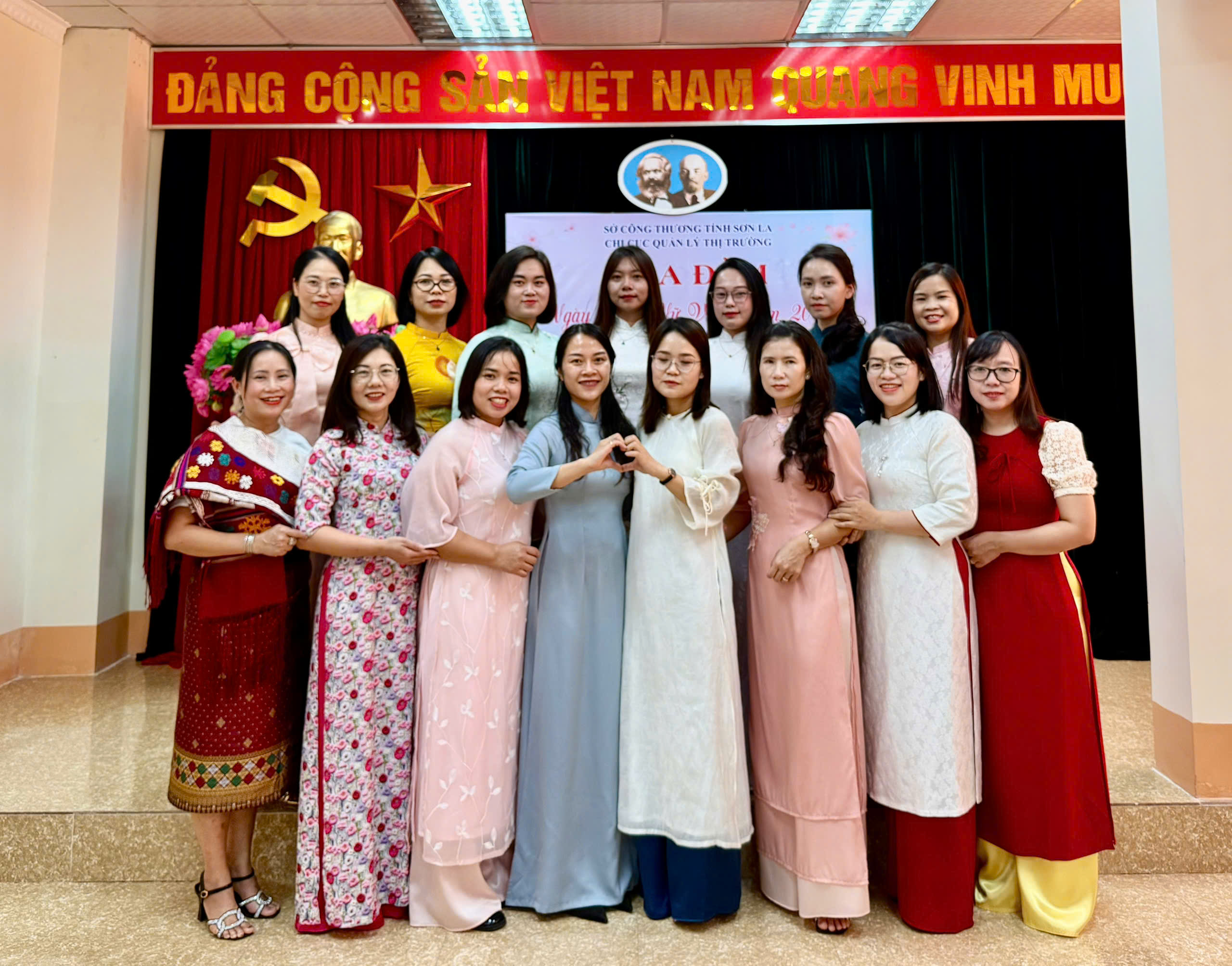 Chi cục QLTT Sơn La Tổ chức Tọa đàm Chào mừng Ngày Phụ nữ Việt Nam 20/10